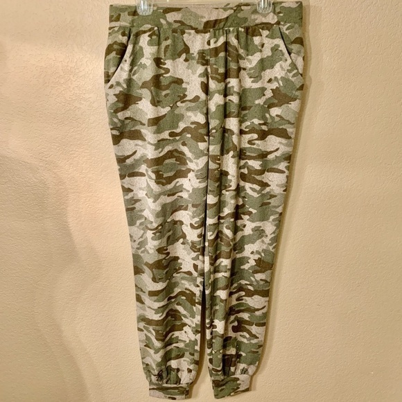 NWT Joggers BeachLunchLounge Small Natural Camo Camoflauge Samantha Cozy - Picture 5 of 14